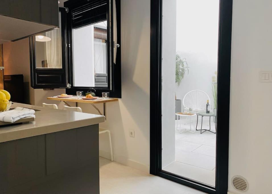 Lovely 2-Bed In Granada 1Min To Gran Via De Colon By Sharingco Exterior photo