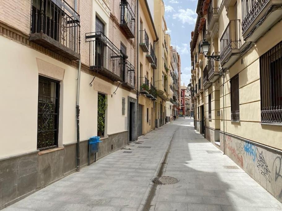 Lovely 2-Bed In Granada 1Min To Gran Via De Colon By Sharingco Exterior photo