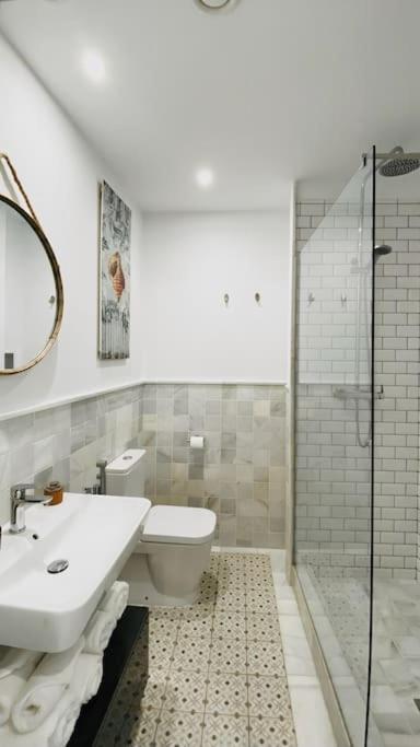 Lovely 2-Bed In Granada 1Min To Gran Via De Colon By Sharingco Exterior photo