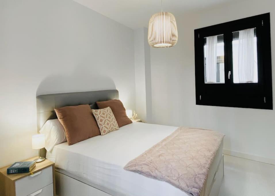 Lovely 2-Bed In Granada 1Min To Gran Via De Colon By Sharingco Exterior photo